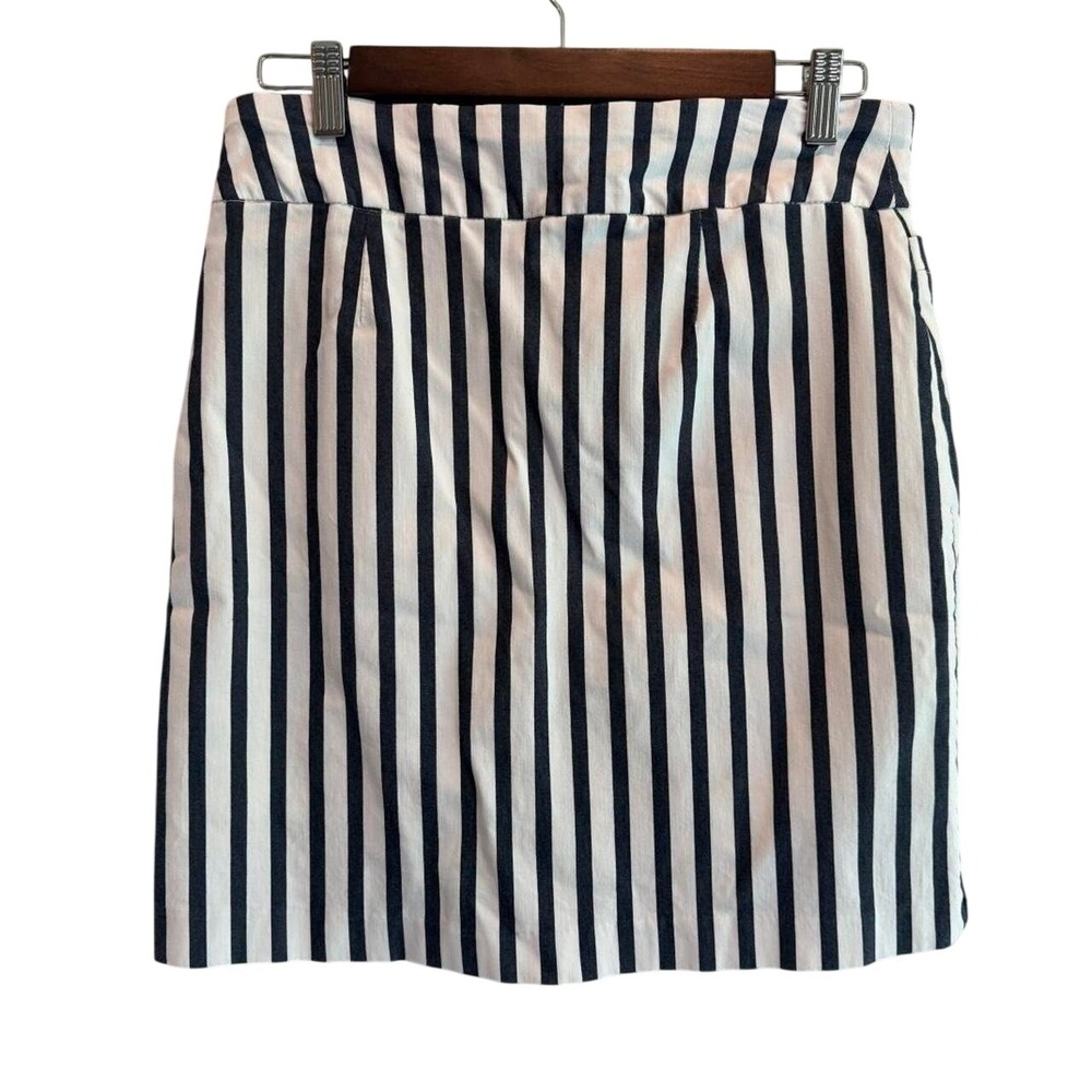 Kim Rogers white and navy vertical striped skirt in a size 10 coastal Fisherman